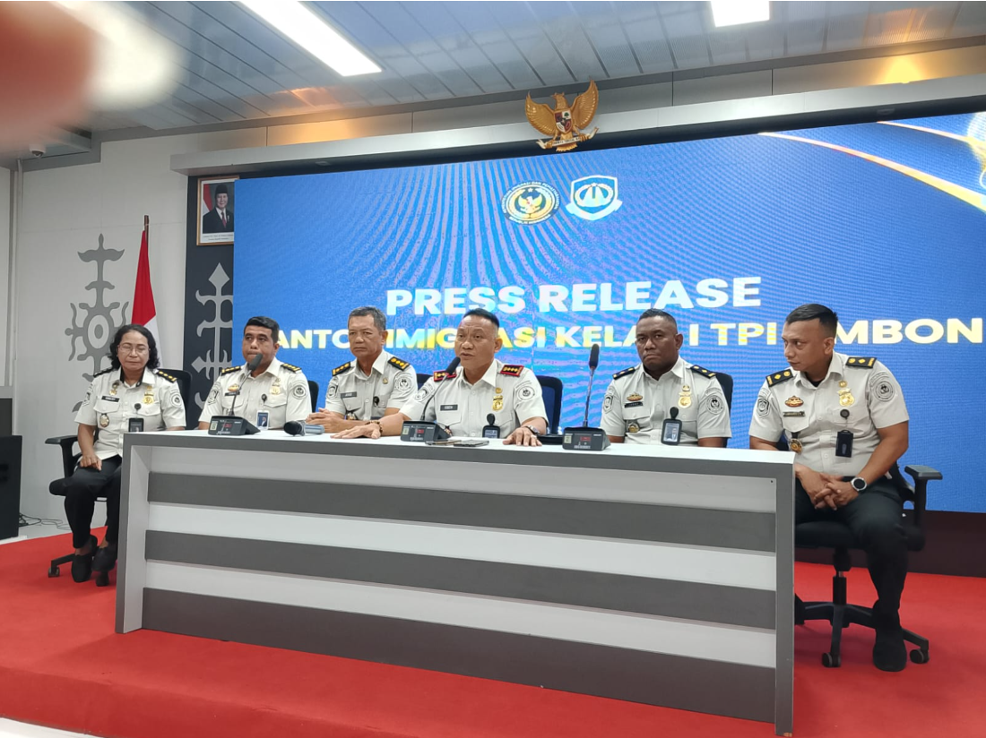 Imigrasi Ambon Amankan 24 WNA Cina di Tambang Gunung Botak, Izin Tinggal Diperiksa