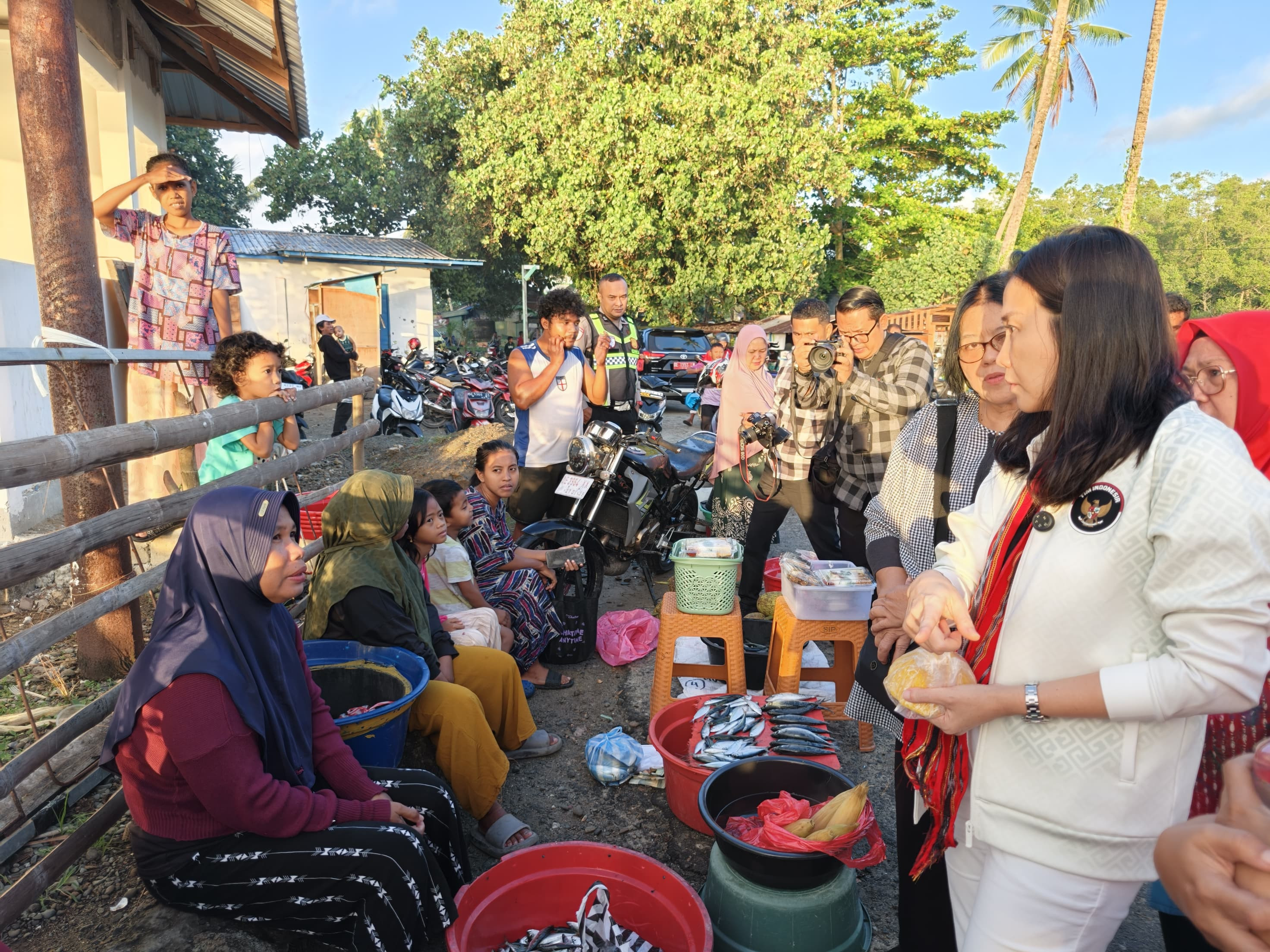 Wamen PPPA Serap Aspirasi Perempuan Maluku, Soroti Penguatan Ekonomi Keluarga Pesisir