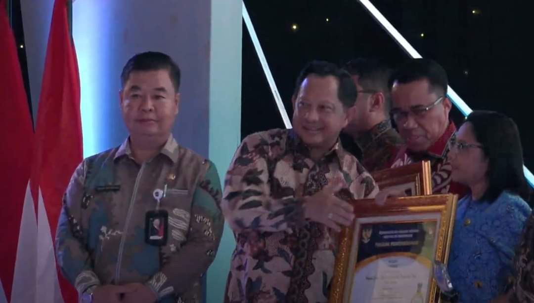 Pemkot Raih Dukcapil Prima Award