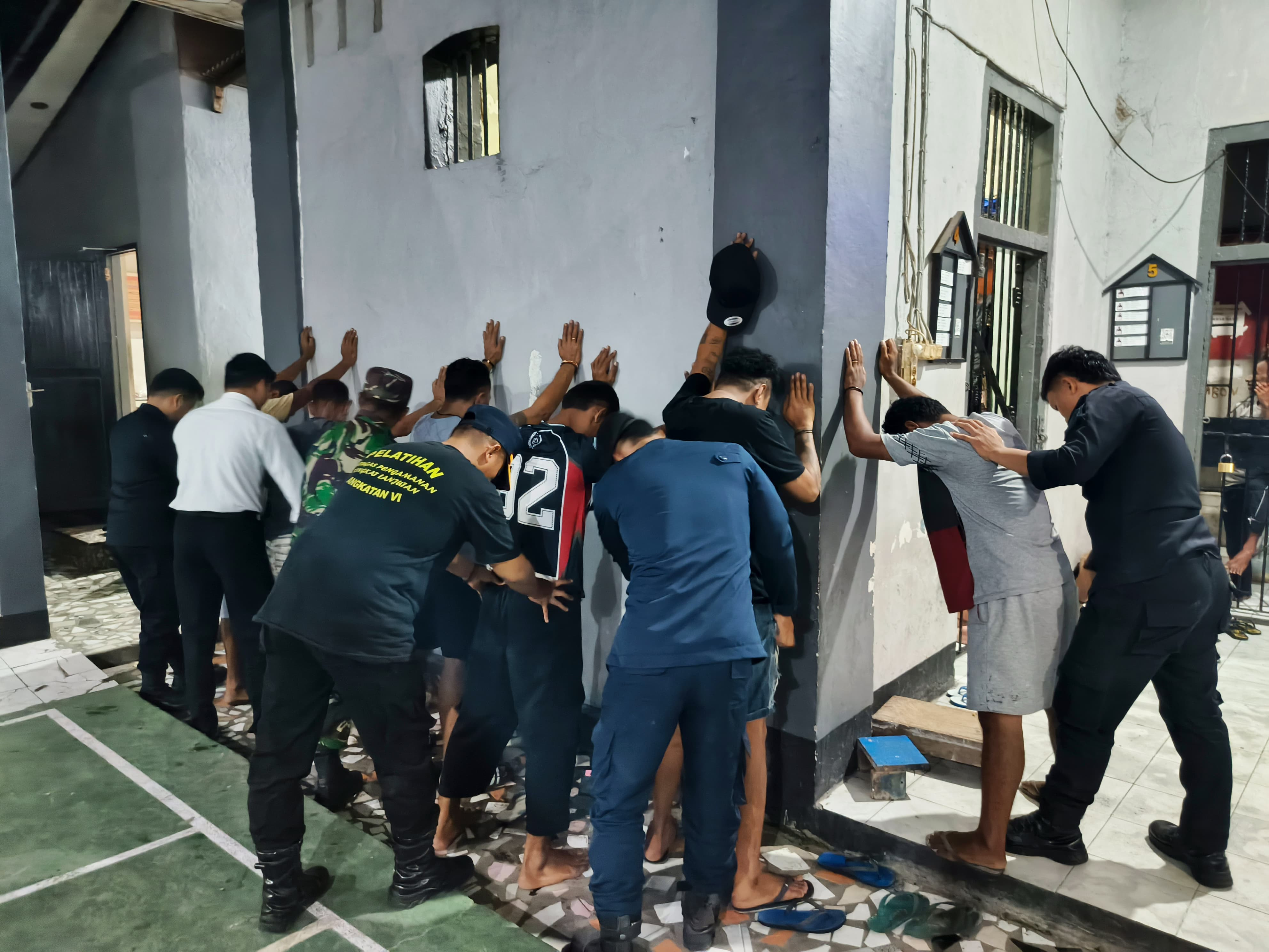 Lapas Wahai dan Koramil Gelar Razia Mendadak Jelang Hari Pertama Kerja