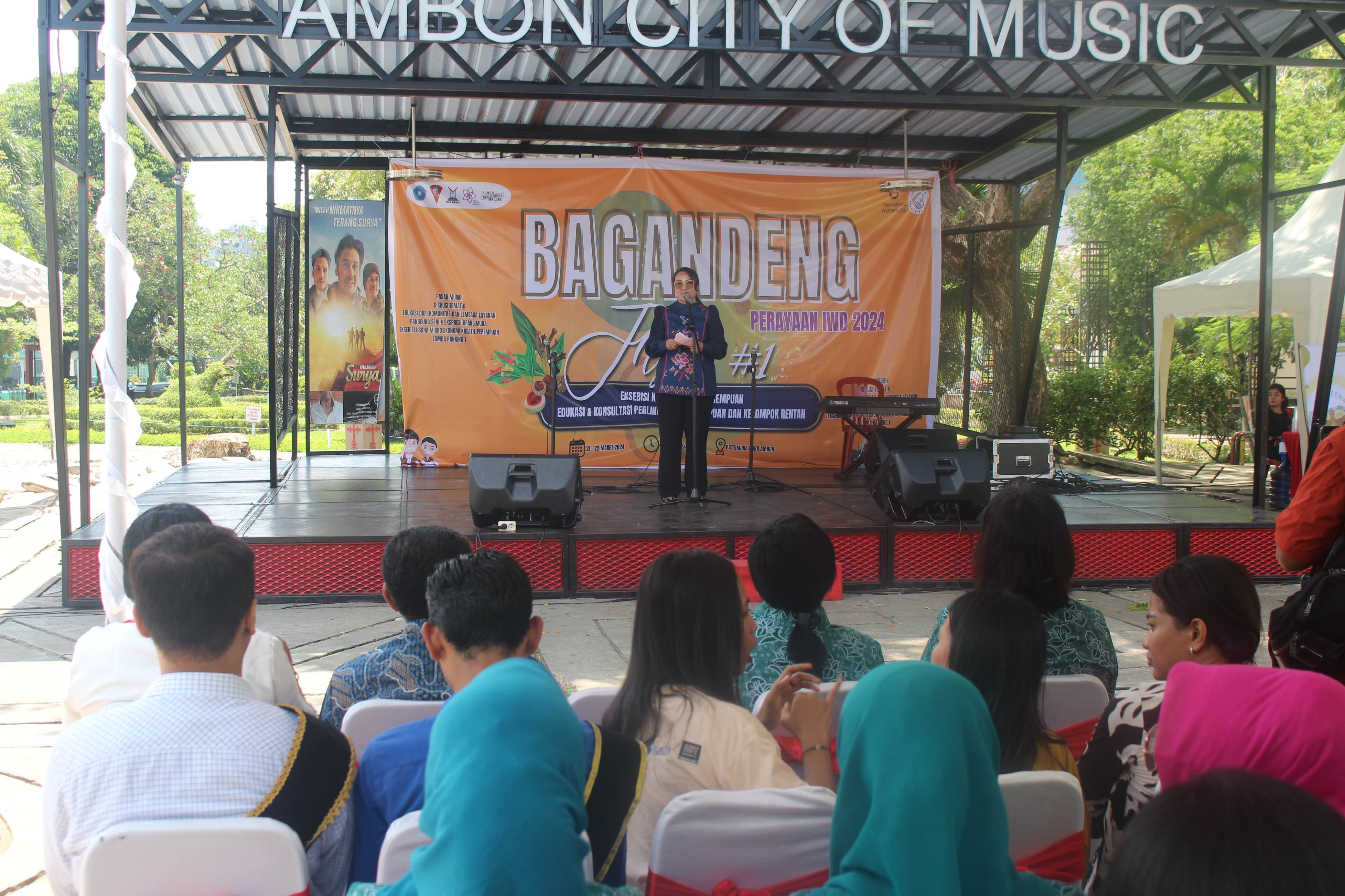 Hadiri Festival Bagandeng IWD 2024, Wattimena : Perempuan Jadi Inspirasi