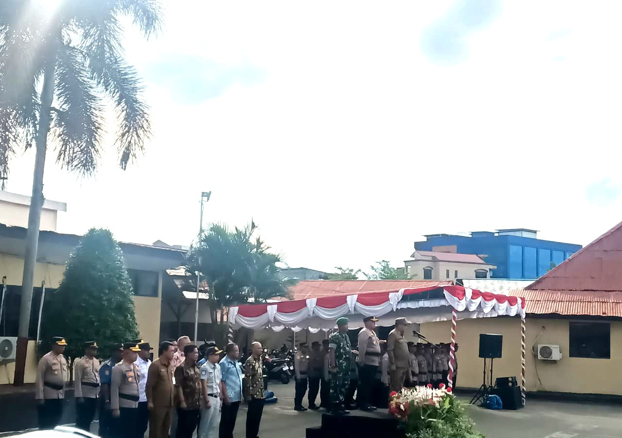 Wattimena Hadiri Apel Gelar Pasukan Operasi Ketupat 2026 di Polresta Pulau Ambon Dan Tekankan Sinergi Pengamanan Lebaran