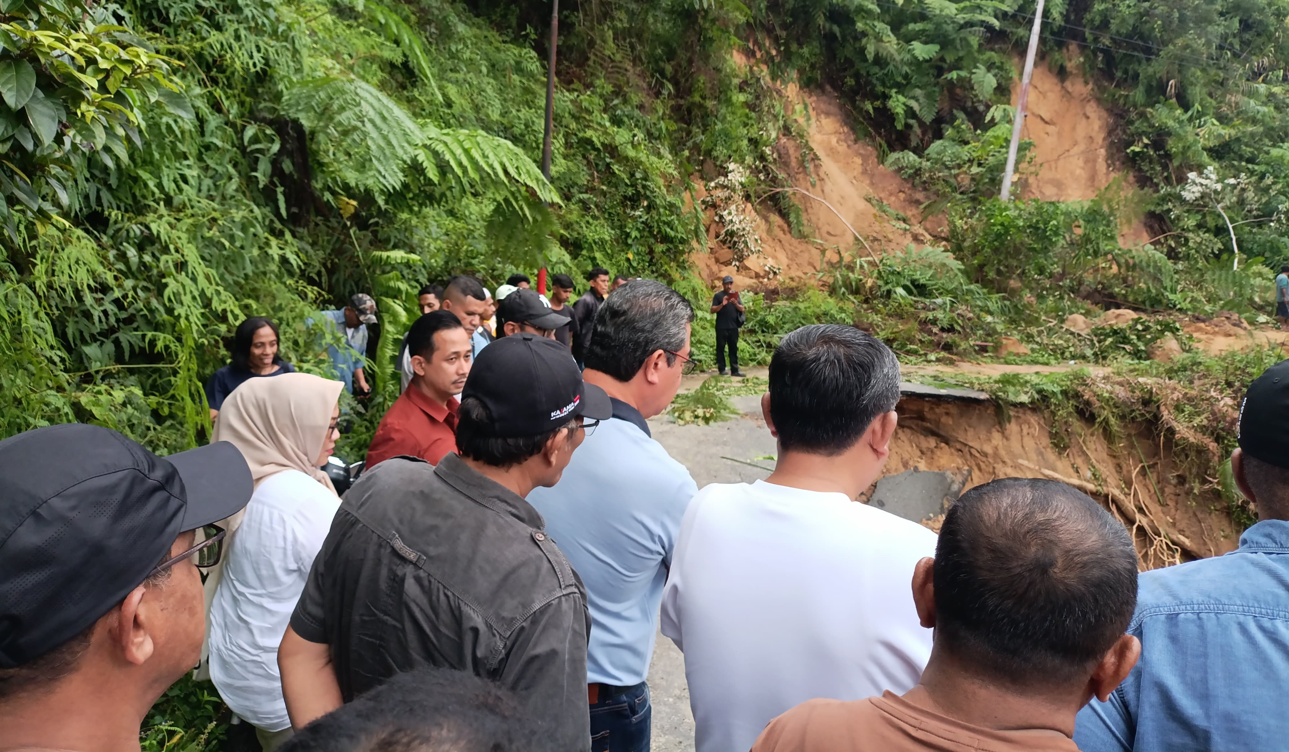 Gubernur Tinjau Lokasi Terdampak Bencana Akibat Curah Hujan Tinggi