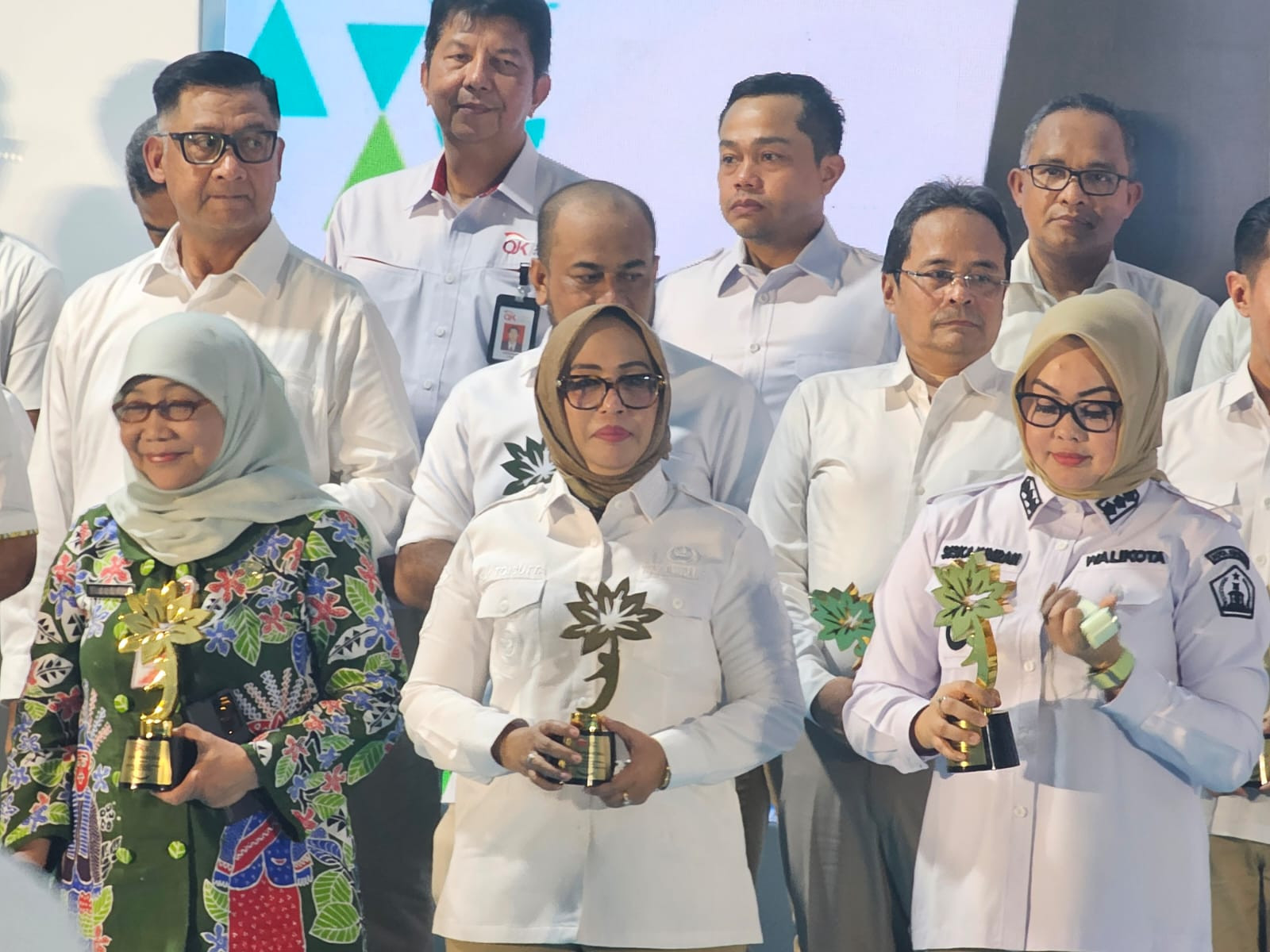 Pemkot Ambon Raih Penghargaan Financial Literacy Award 2026 dari OJK RI