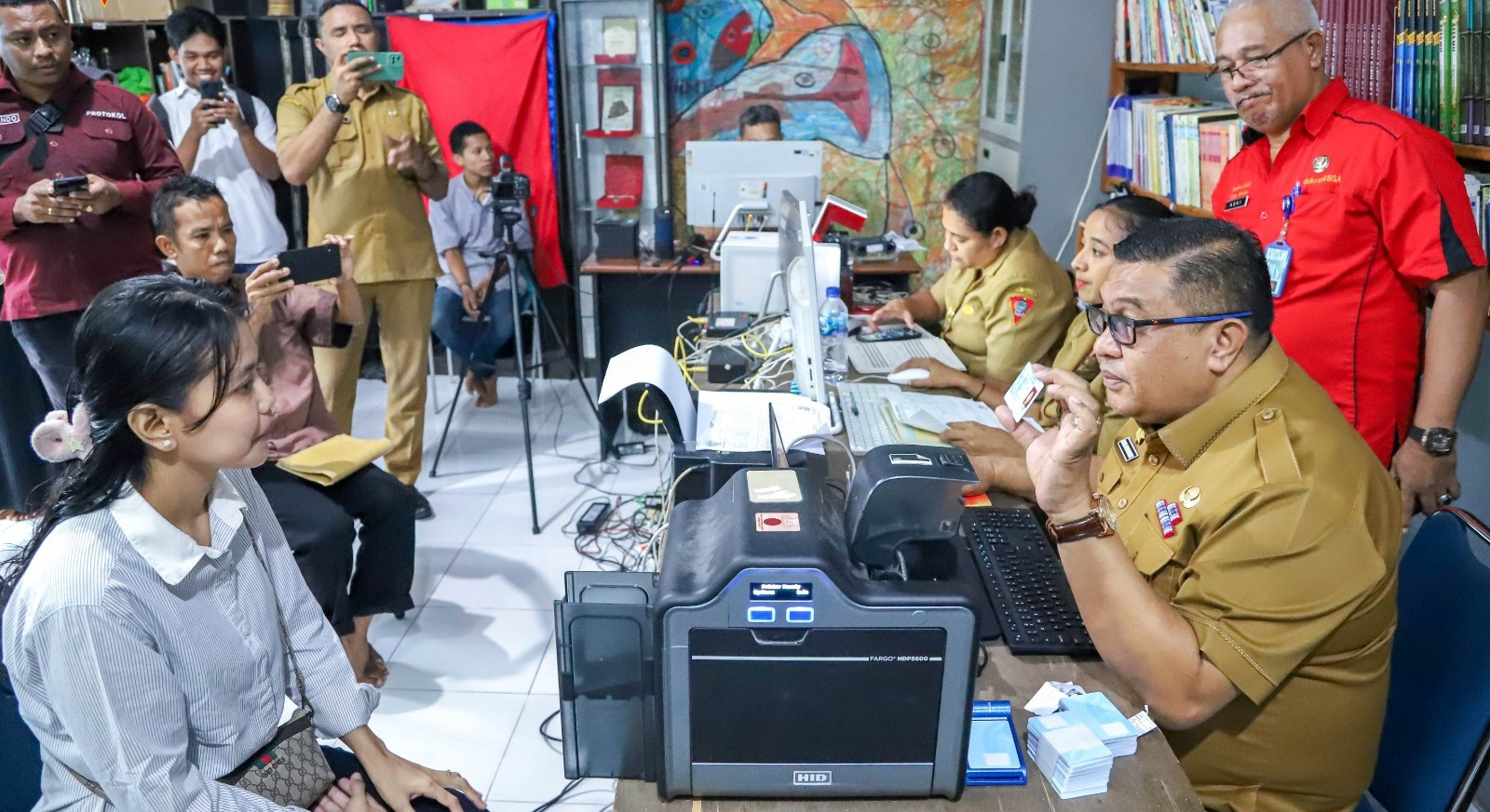 Disdukcapil Jemput Bola, Ririmasse : Negara Hadir Untuk Rakyat
