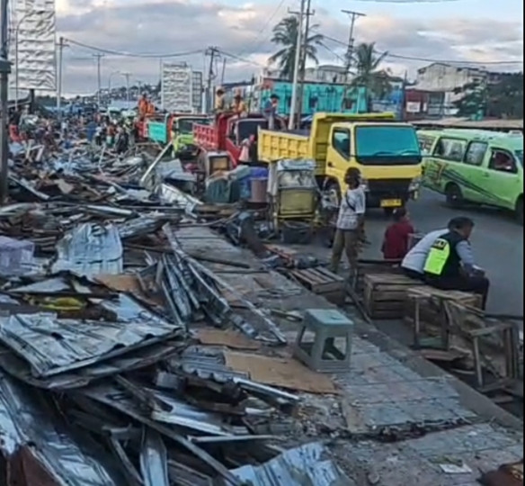Pemkot Ambon Kembali Tertibkan Pasar dan Terminal Dari Pedangang