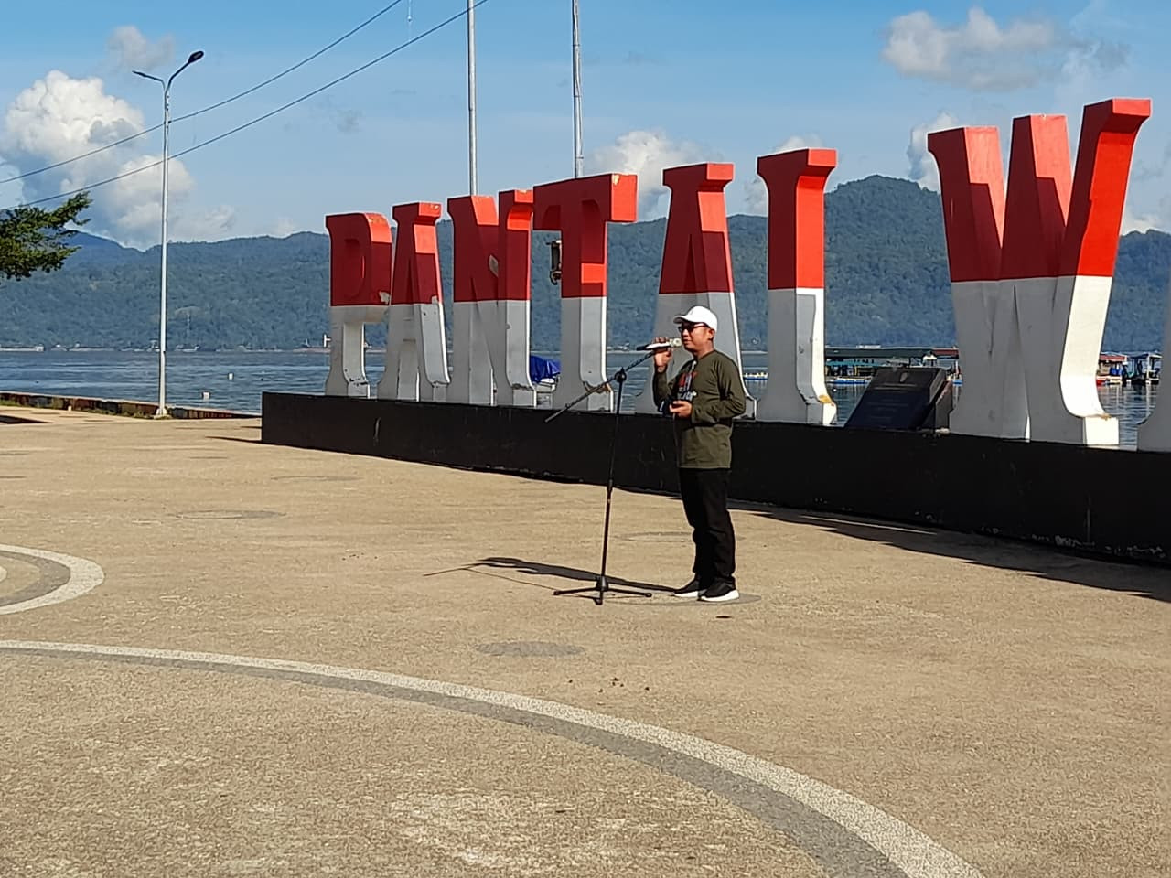 Wattimena: Menuju Indonesia Bersih 2029, Ambon Tingkatkan Kolaborasi Lewat Gerakan Bersih Pantai