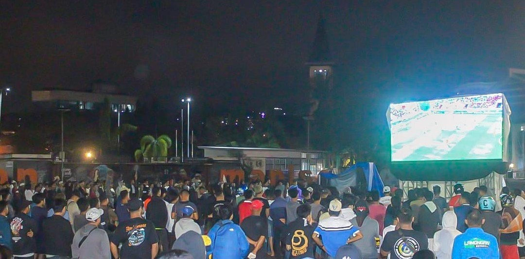 Pemkot Gelar Nobar, Warga Ambon Euforia Kemenangan Timnas