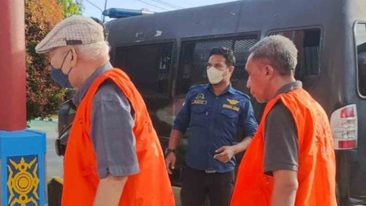 Korupsi Dana Desa, Pattisahusiwa Dituntut 6 Tahun Kurungan