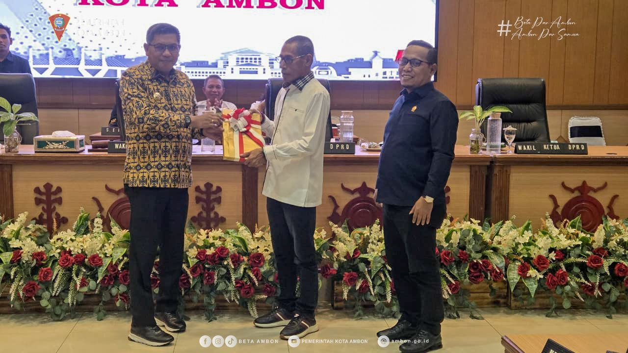 Wattimena Sampaikan Empat Ranperda Strategis, Perkuat Tata Kelola dan Pelayanan Publik