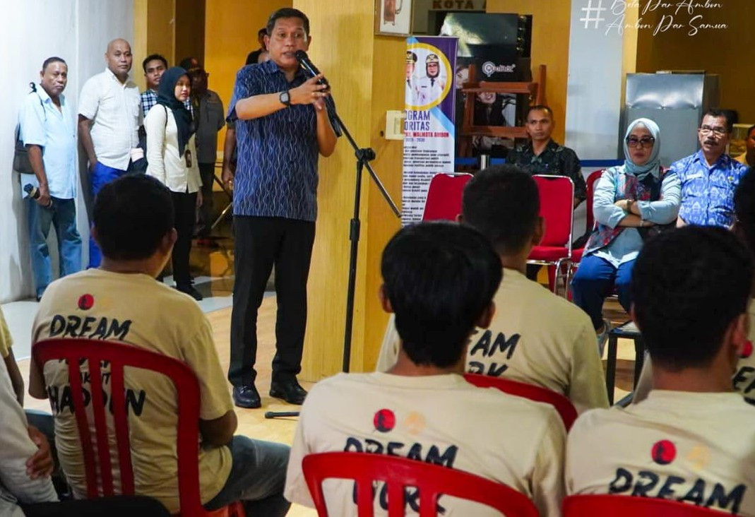 Wali Kota Lepas Tim Futsal Batosai Ambon Naga Di Ajang LFN