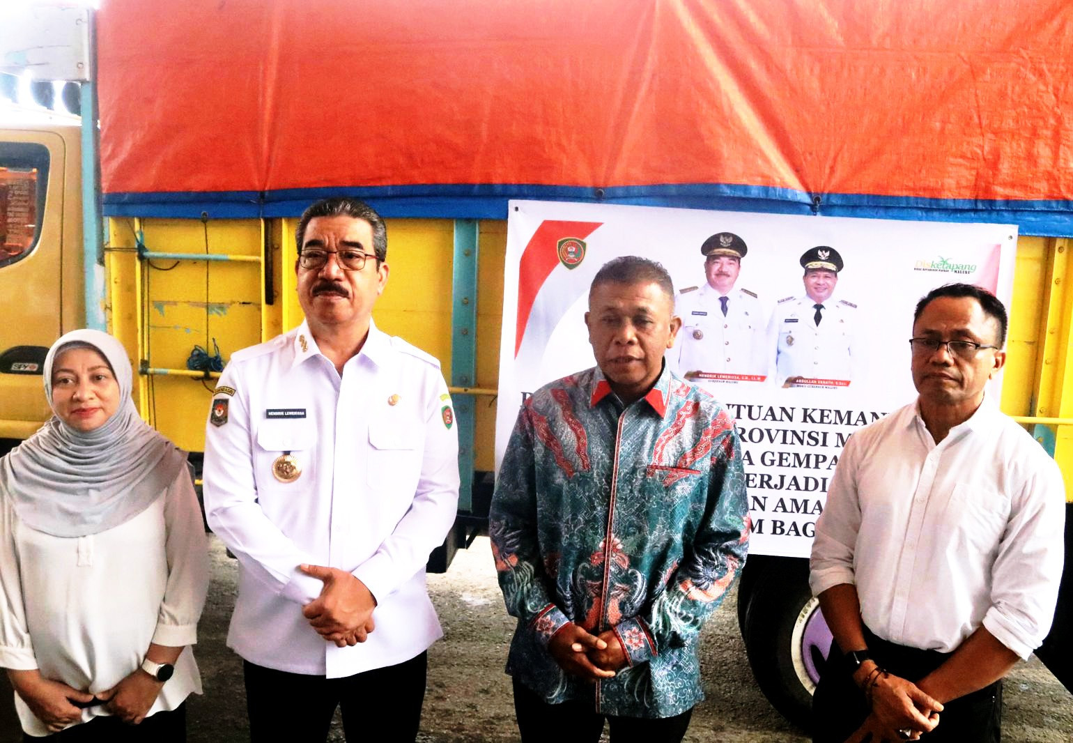 Salurkan Bantuan, Gubernur Himbau Masyarakat Waspada Bencana