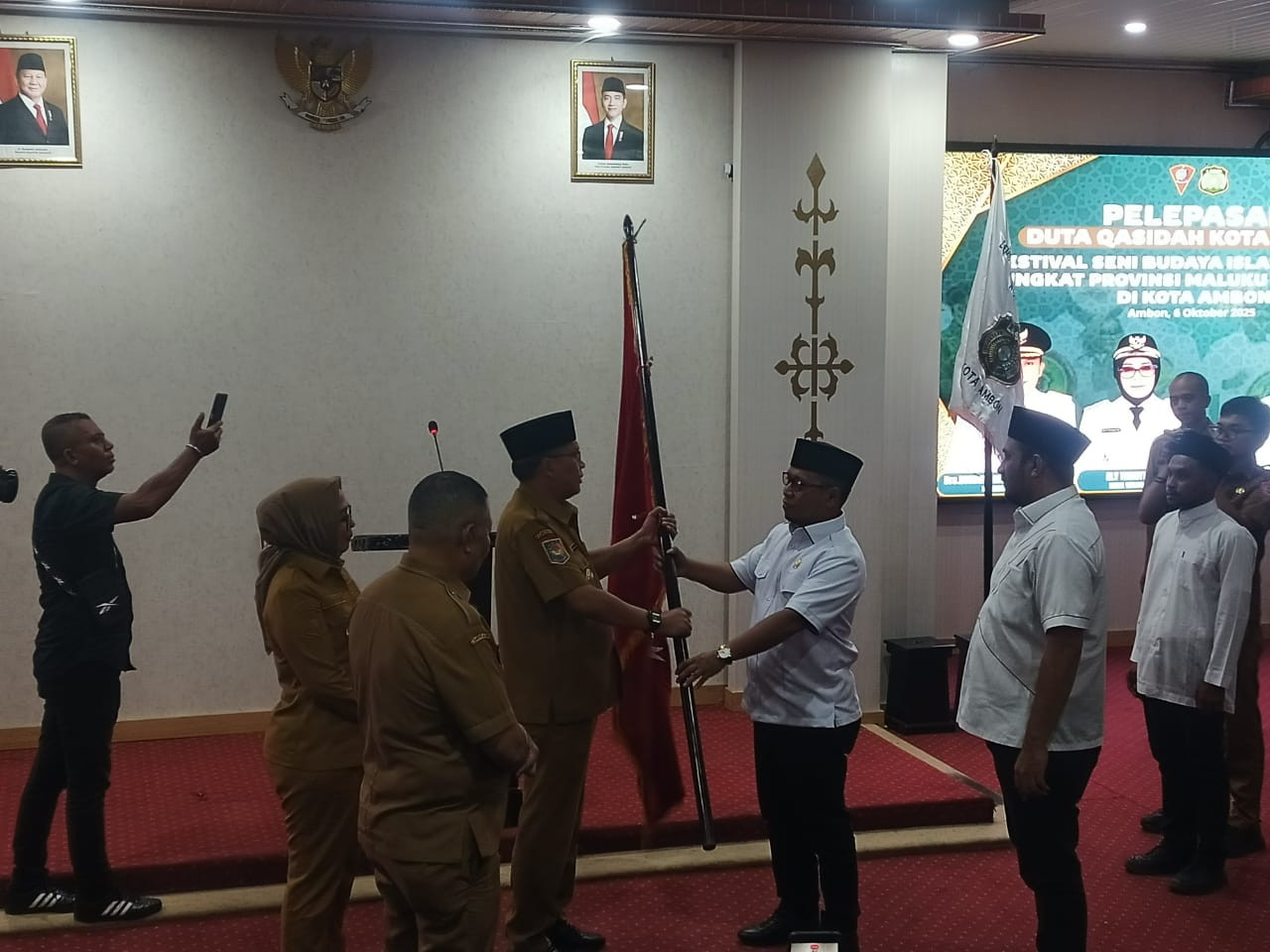 Wattimena Lepas Kontingen Duta Qasidah Kota Ambon Menuju Festival Seni Budaya Islami Tingkat Provinsi Maluku