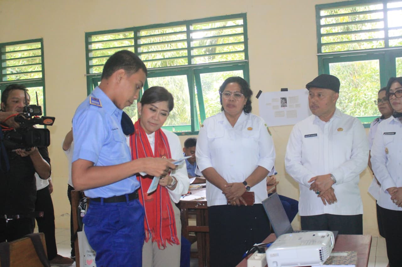Menteri KOMDIGI Perkenalkan Sekolah Garuda Di Ambon