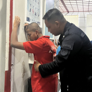 Razia Blok Kamar Hunian Warga,Pastikan Tidak Ada Barang Berbahaya